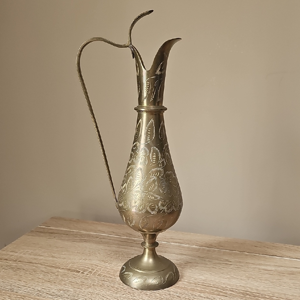 Sarna India Etched Brass Ewer Pitcher Collectible 237T-12 ~ VINTAGE